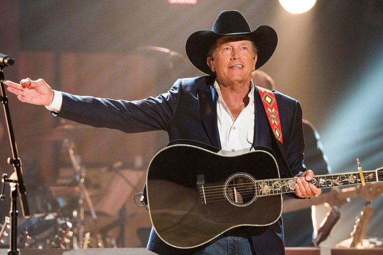 Atlanta and Dallas Special FX Puts Strait In Clouds During